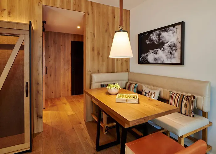 Hotel The Cloudveil, Autograph Collection